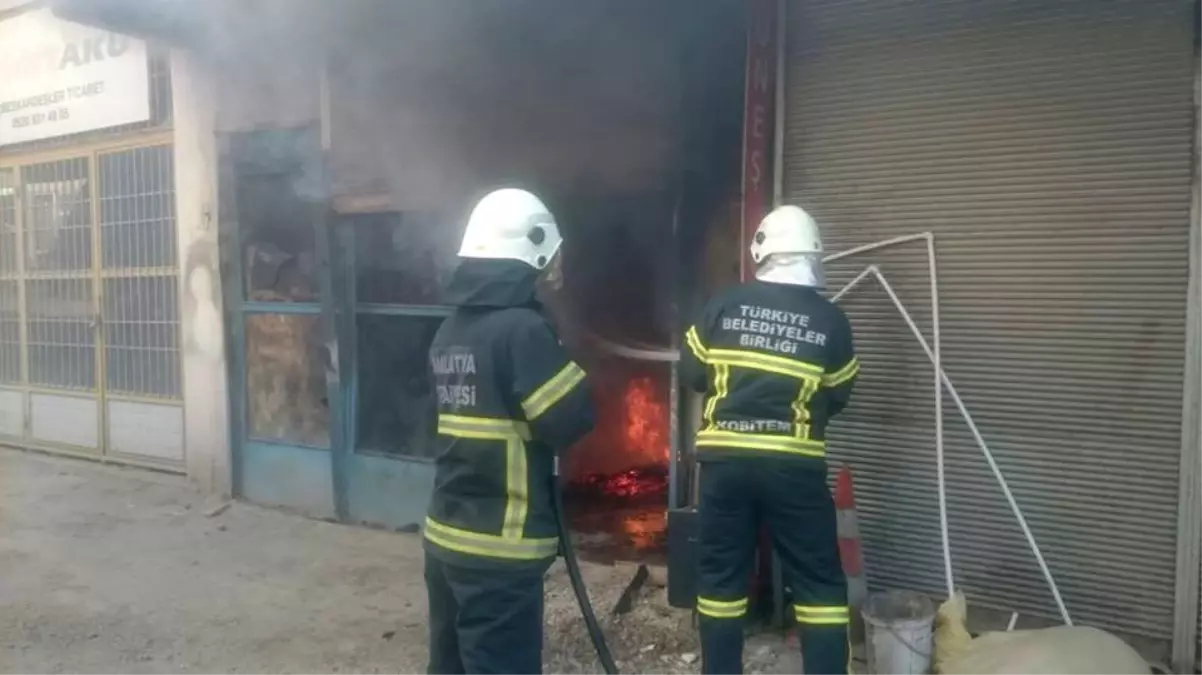 İş Yerinde Çıkan Yangın Maddi Hasara Neden Oldu