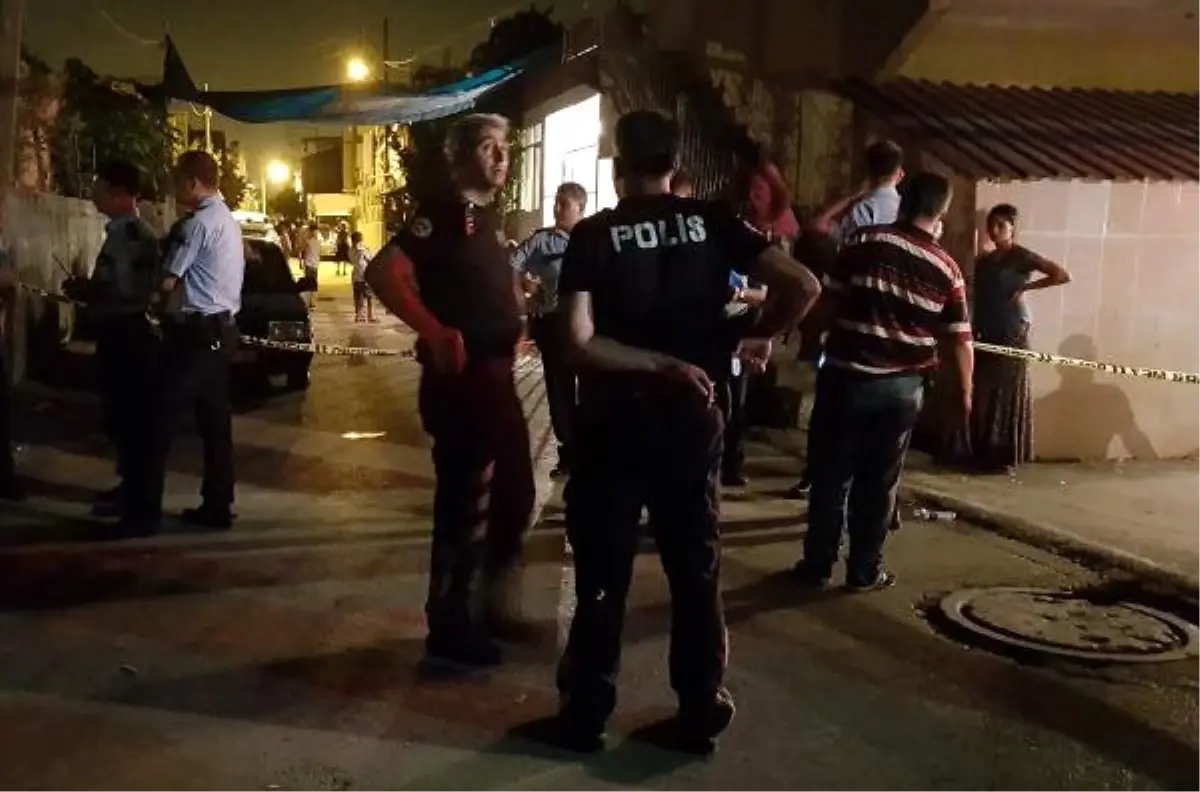 Mahallede Silahlı Kavga: 1\'i Polis 13 Yaralı