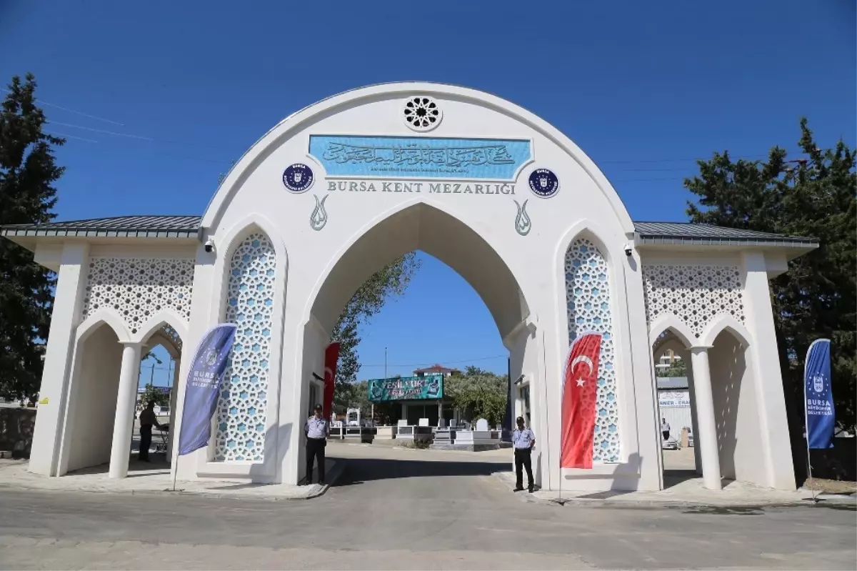 Şehir Mezarlığına Estetik Giriş Takı