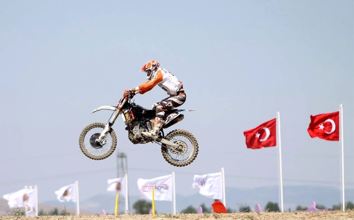 Türkiye Motokros Şampiyonası\'nın 5. Ayak Yarışı Afyonkarahisar\'da Yapıldı