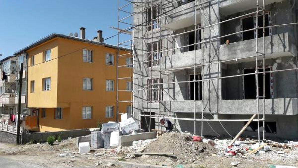 İnşaatın 3\'üncü Katından Düşen İşçi Öldü