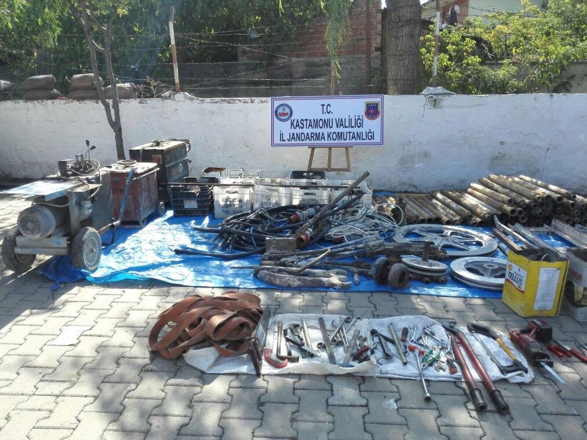 Jandarma\'dan İş Yeri Hırsızlarına Suçüstü