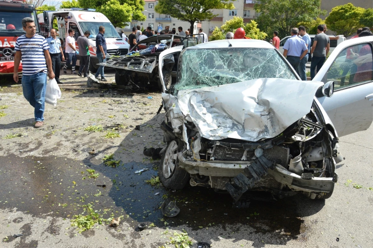 Makas Atan Otomobil Dehşet Saçtı: 5 Yaralı