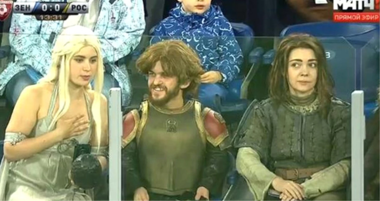 Rusya\'daki Maça 5 Taraftar, Game of Thrones Kıyafetleriyle Geldi