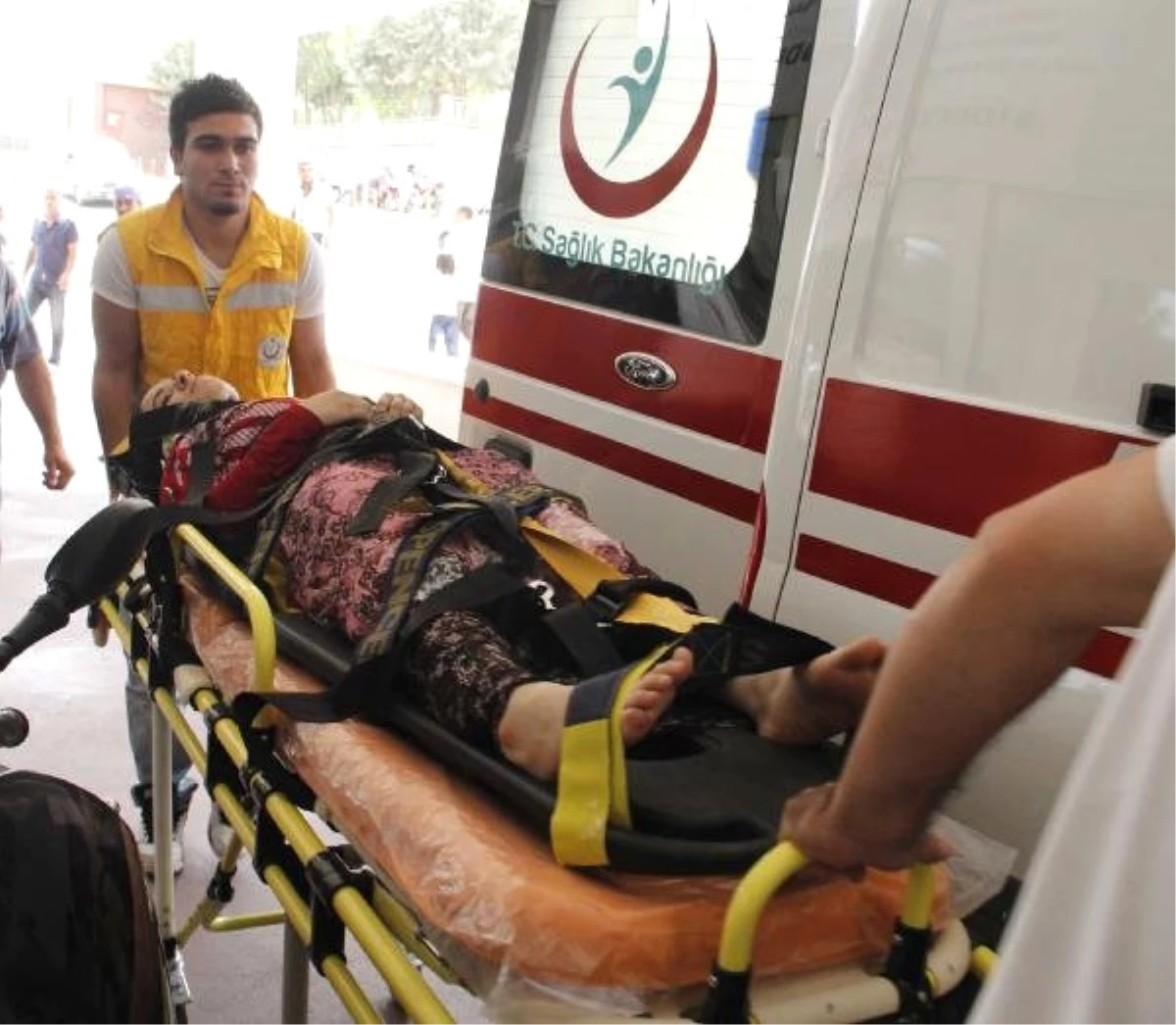 Safranbolu\'da Camdan Düşen Kadın Yaralandı