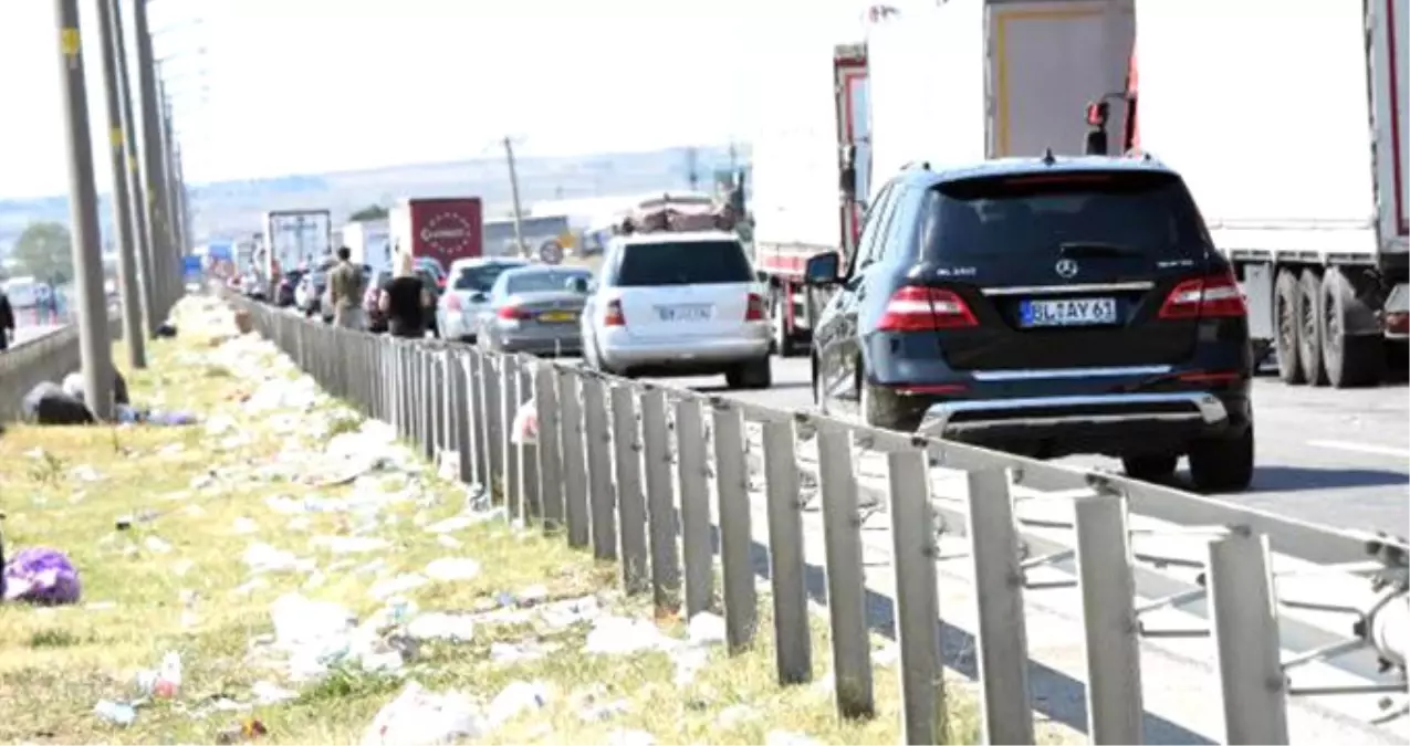 Yoğunluk Nedeniyle Trakya Sınırında TIR Kuyruğu 17 Kilometreye Ulaştı