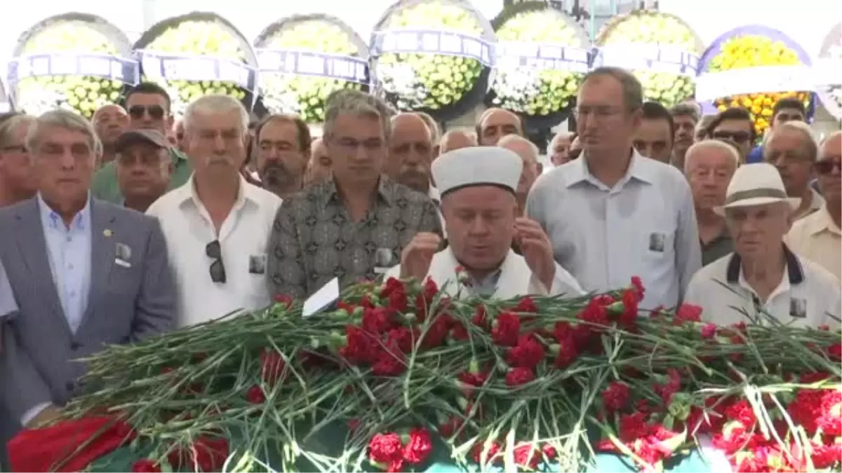 Usta Yazar Muzaffer İzgü, Son Yolculuğuna Uğurlandı