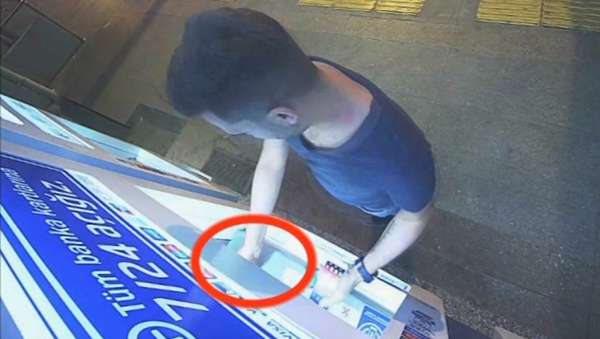 15 Yıl Kesinleşmiş Hapsi 112 Ayrı Arama Kaydı Bulunan Suç Makinesini Kolundaki Dövme Ele Verdi