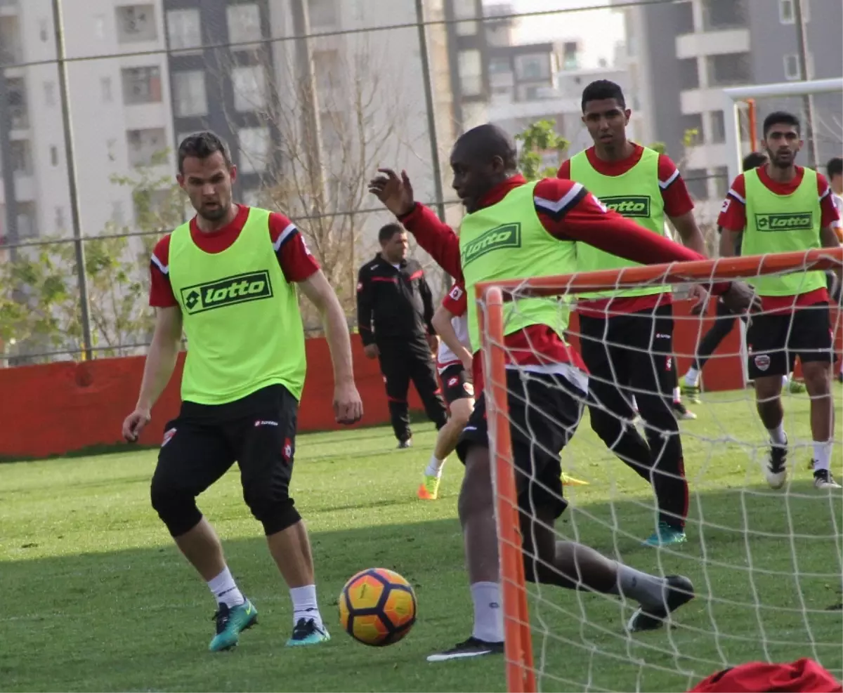 Adanaspor\'da Gazişehir Gaziantep Maçı Hazırlıkları