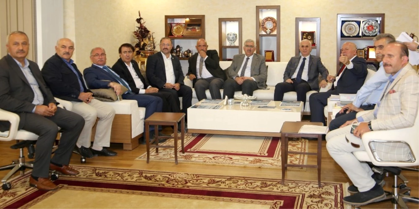 AK Parti Genel Başkan Yardımcısı Kaya, Büyükşehir\'i Ziyaret Etti