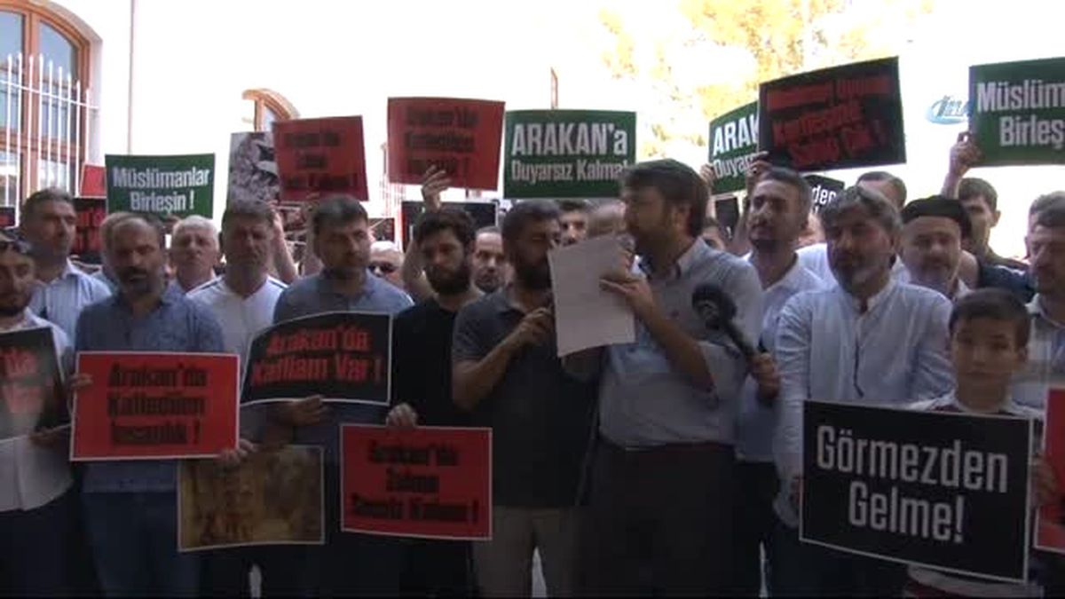 Arakan\'da Müslümanlara Yönelik Katliama Tepkiler