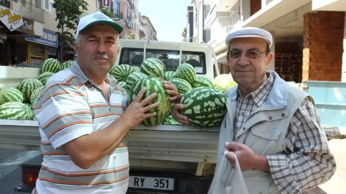 Burhaniye\'de Yabancılar Karpuzu Kazandırdı