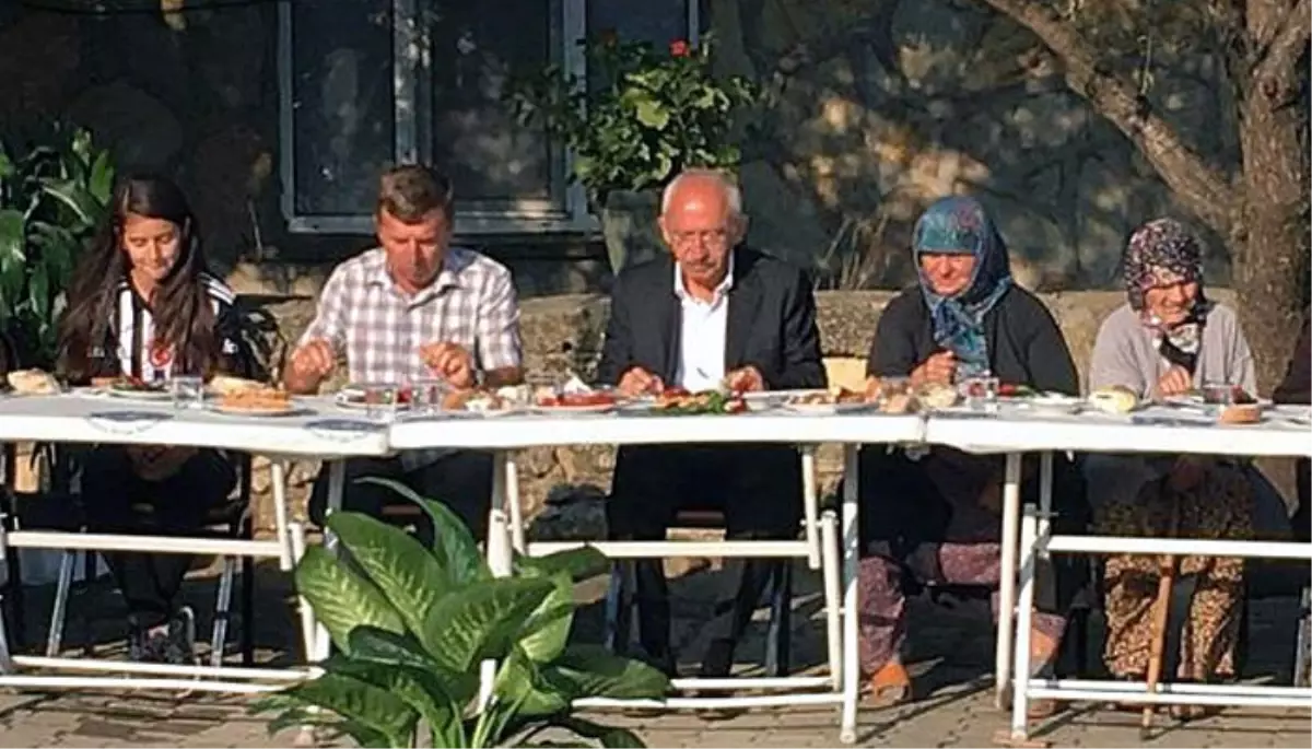 CHP Lideri Kılıçdaroğlu, Köylülerle Kahvaltı Yaptı (4) (Aktüel)