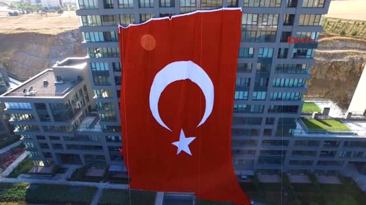 Dha Ankara- Ankara\'ya Dev Türk Bayrağı