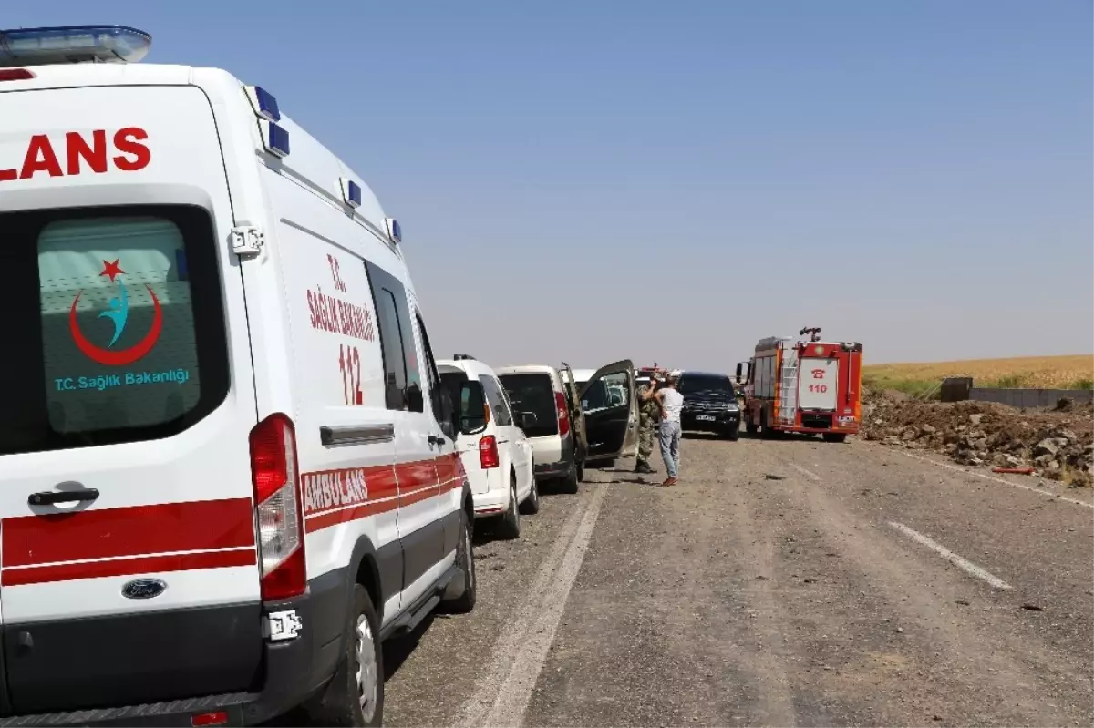 Diyarbakır\'da Askeri Aracın Geçişinde Patlama: 2 Şehit