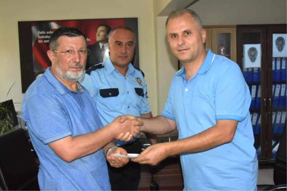 Emeklinin Düşürdüğü Kurban Parasını Polis Buldu