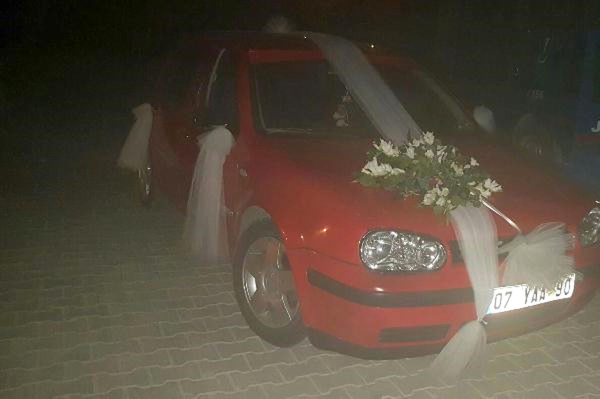 Gelin Aracı Görünümlü Otomobilde Uyuşturucu