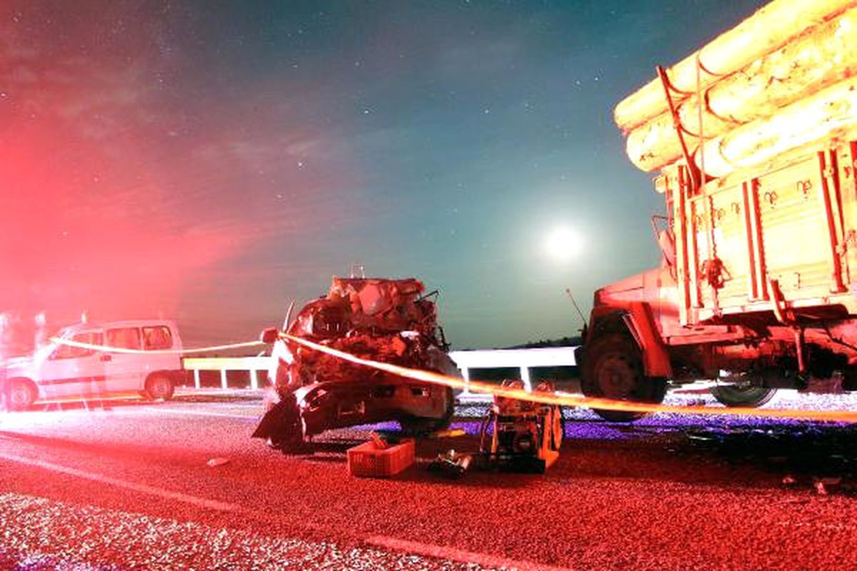 Kamyonla Çarpışan Kamyonetin Sürücüsü Öldü