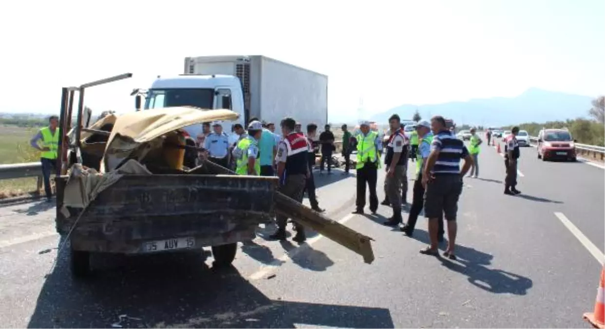 Kurbanlıkları Bıraktıktan Sonra Kaza Yaptılar: 1 Ölü, 2 Yaralı