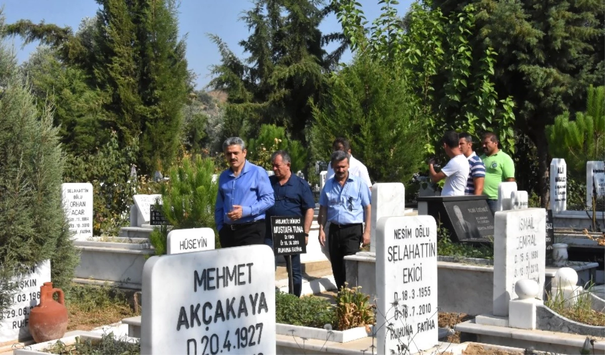 Nazilli\'de Mezarlıklar Kurban Bayramında Ziyarete Hazır