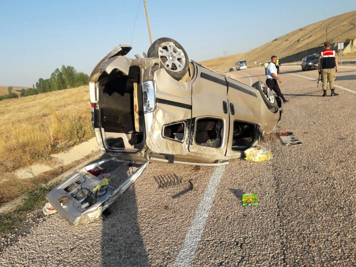 Otomobil Takla Attı: 1 Öl, 5 Yaralı