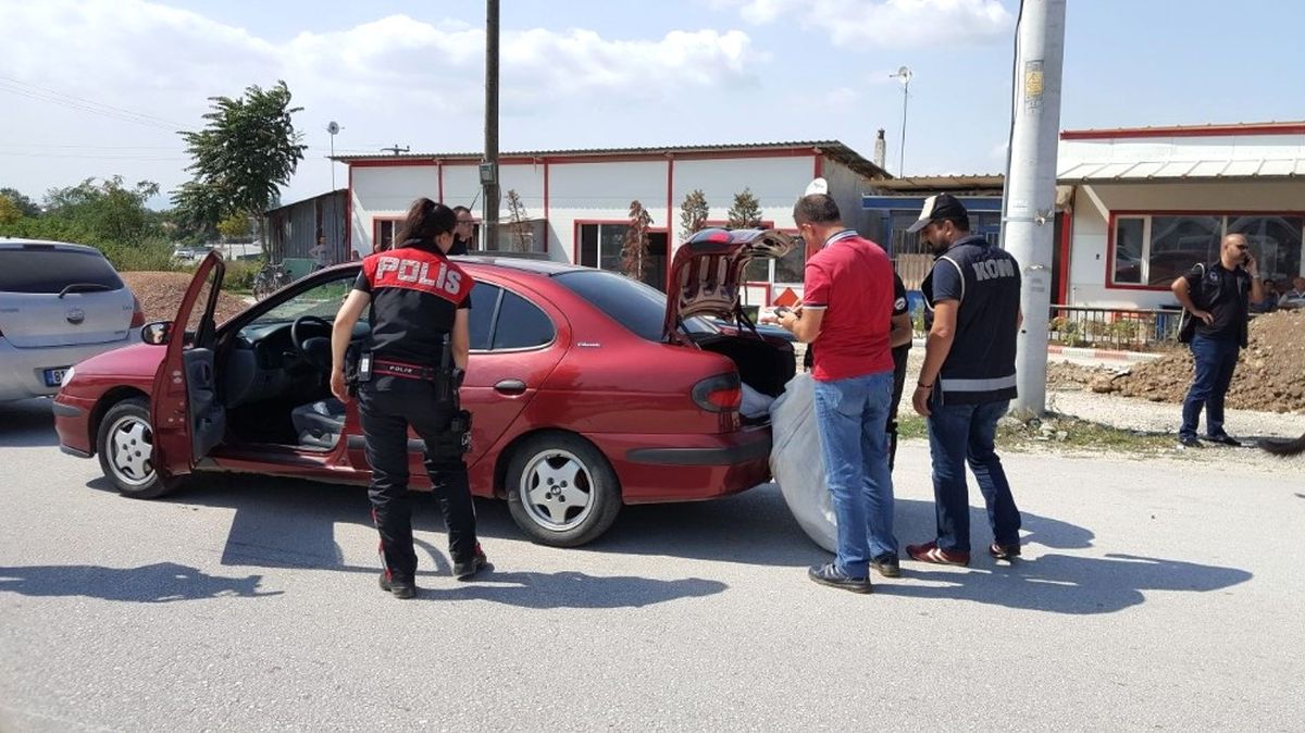 Polis Ekipleri Bayram Öncesi Denetimlerini Sıklaştırdı