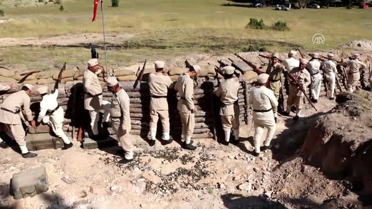 Postacı Nevzat" Dumlupınar Muharebesi\'nin Kısa Filmini Çekti