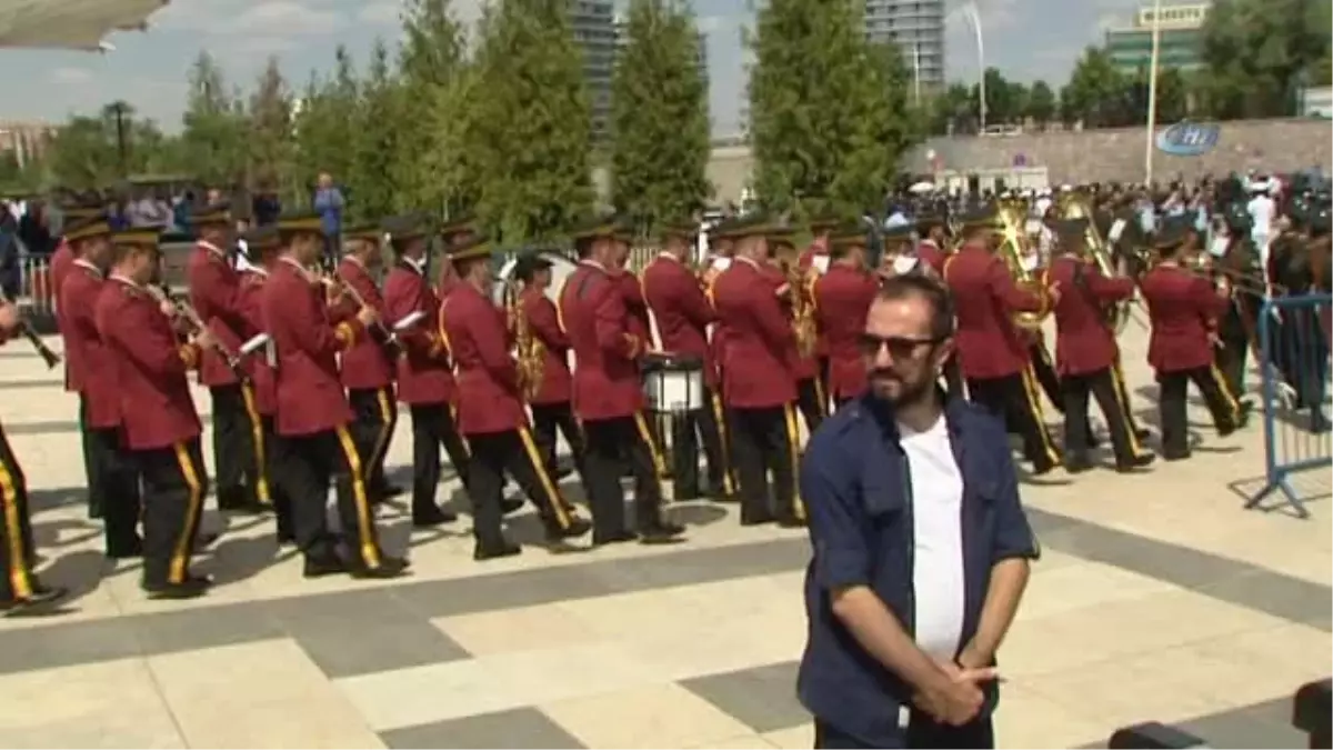 Şehit Cenazesinde İlk Kez Cenaze Marşı Yerine Buhurizade Mustafa Itri\'nin "Tekbir" Adlı Eseri...