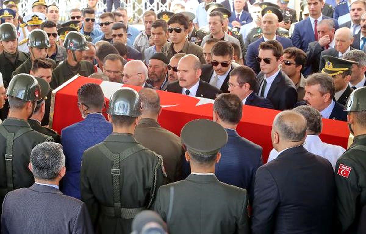 Şehit Uzman Çavuş Meriç, Ankara\'da Devlet Erkanının Omuzlarında Uğurlandı