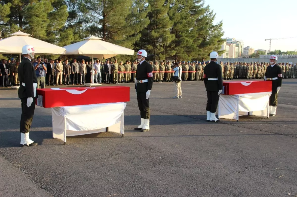 Şehitler Memleketlerine Uğurlandı