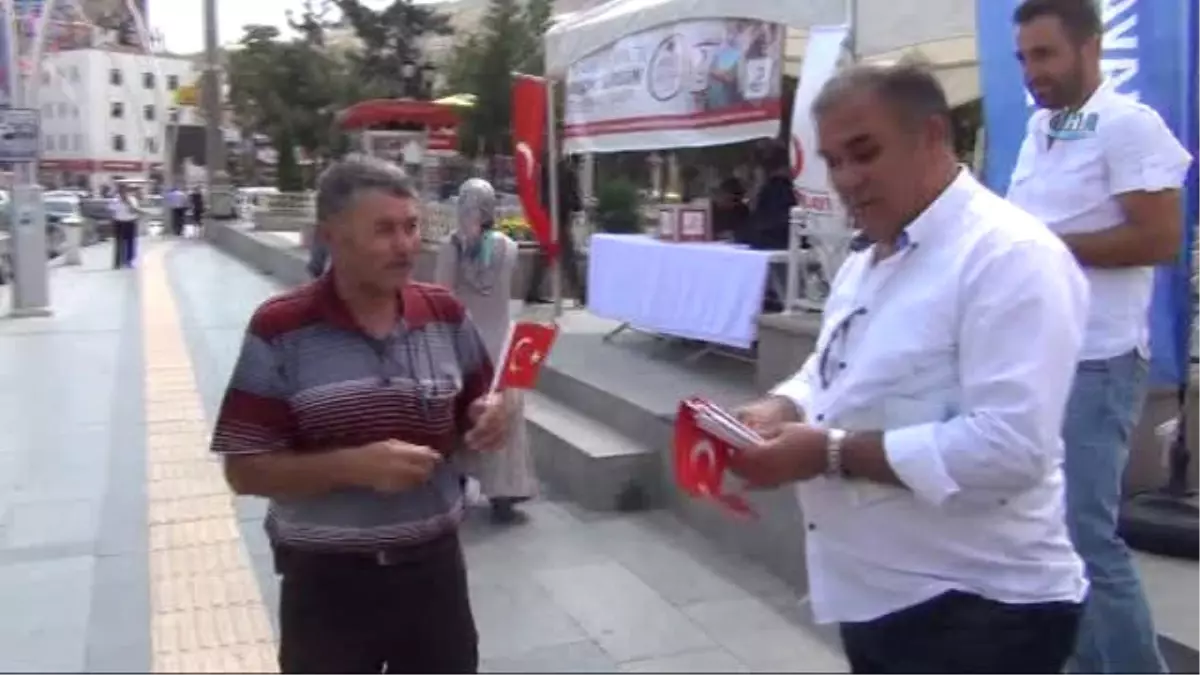 Türk Hava Kurumu Tokat\'ta 5 Bin Bayrak Dağıttı