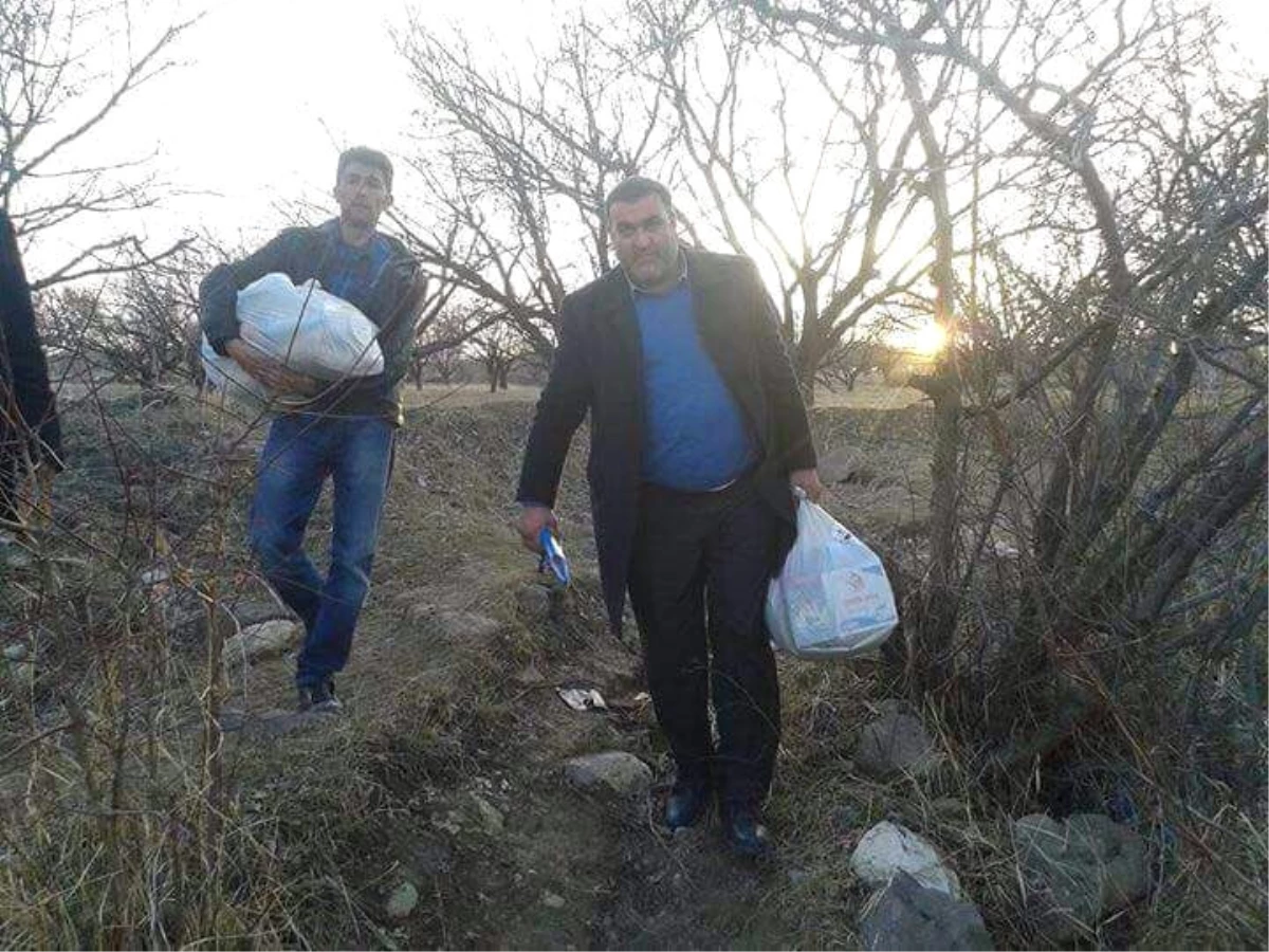 Tuzluca\'da İhtiyaç Sahibi Ailelere Gıda ve Kurban Yardımı