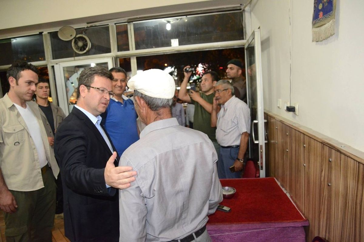 Vali Ünlü Vatandaşlar ile Bir Araya Geldi