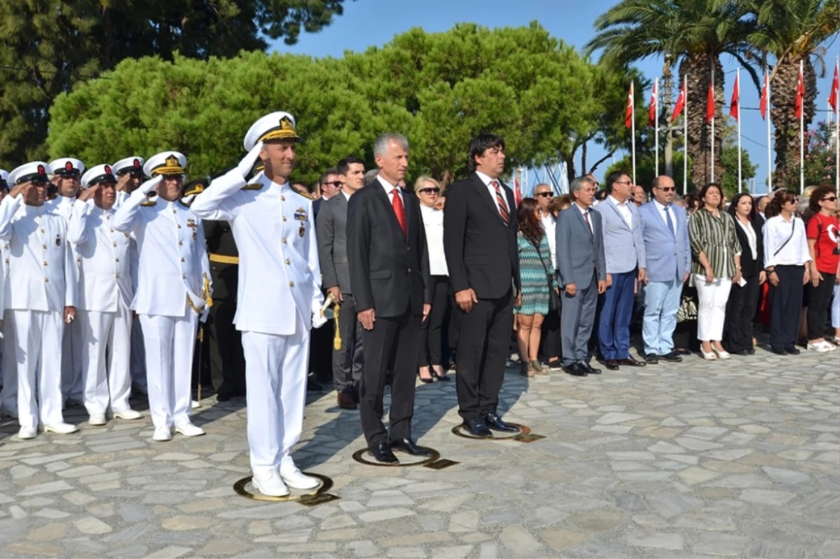 30 Ağustos Coşkusu İzmir\'in İlçelerini Sardı