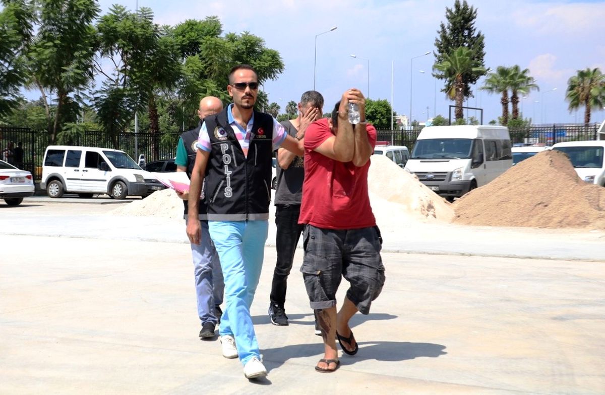 Antalya\'da Uyuşturucu Operasyonu: 2 Gözaltı