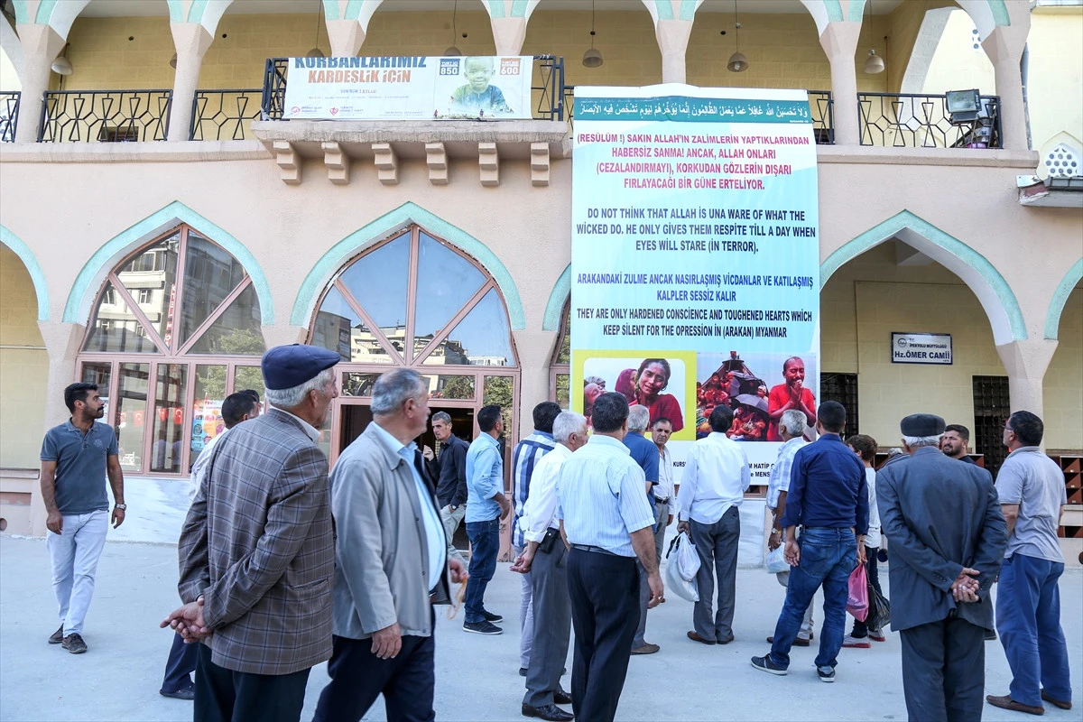 Arakan\'daki Müslümanlara Yönelik Katliama 3 Dilde Tepki