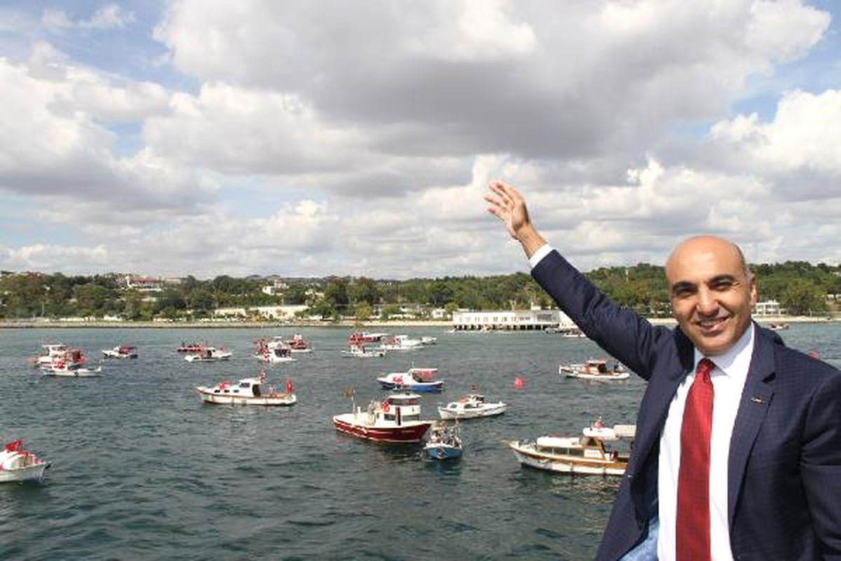 Bakırköy\'de 150 Tekne Atatürk Deniz Köşkü\'nü Selamladı