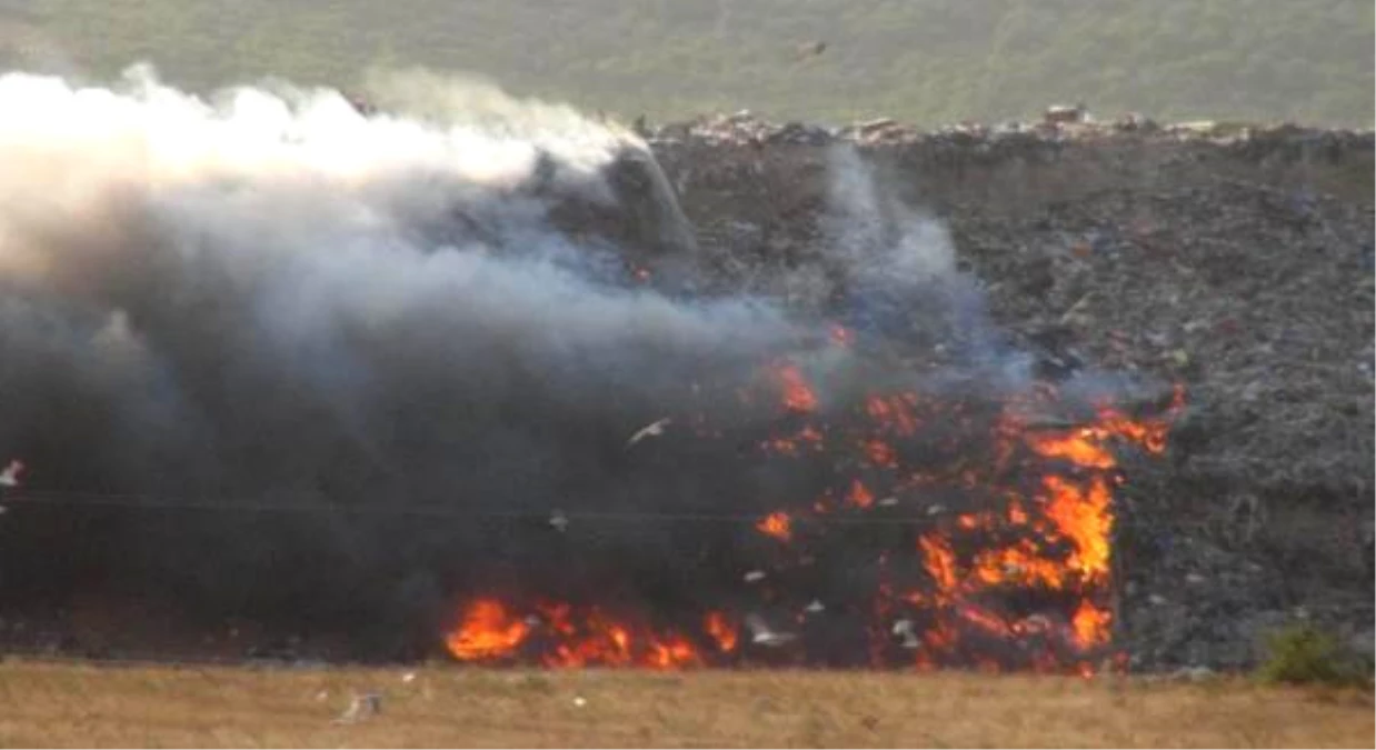 Bandırma\'da Çöplüğünde 3 Yılda 14\'ncü Kez Çıkan Yangın Kontrol Altına Alındı