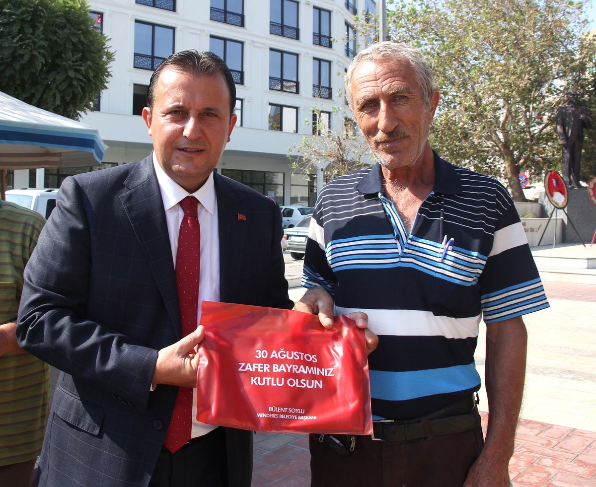 Bayraklar Başkan Soylu\'dan