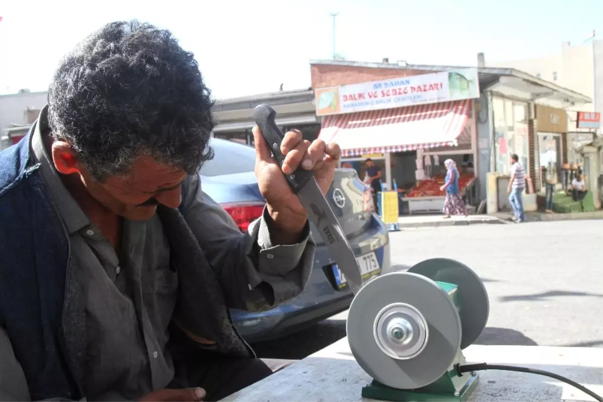 Bıçaklar Kurbana Hazır