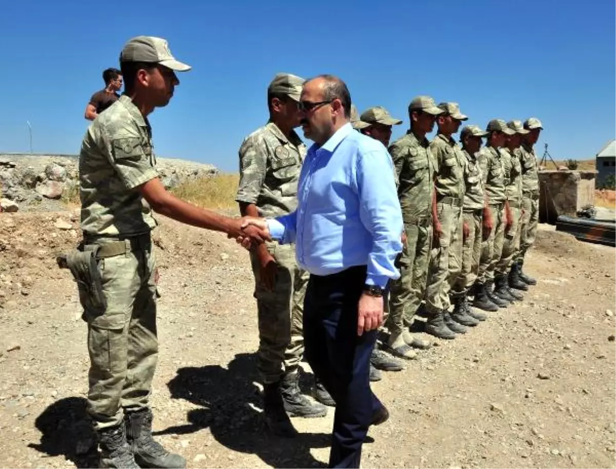 Bitlis Valisi Ustaoğlu Bayram Öncesi Karakolları Ziyaret Etti