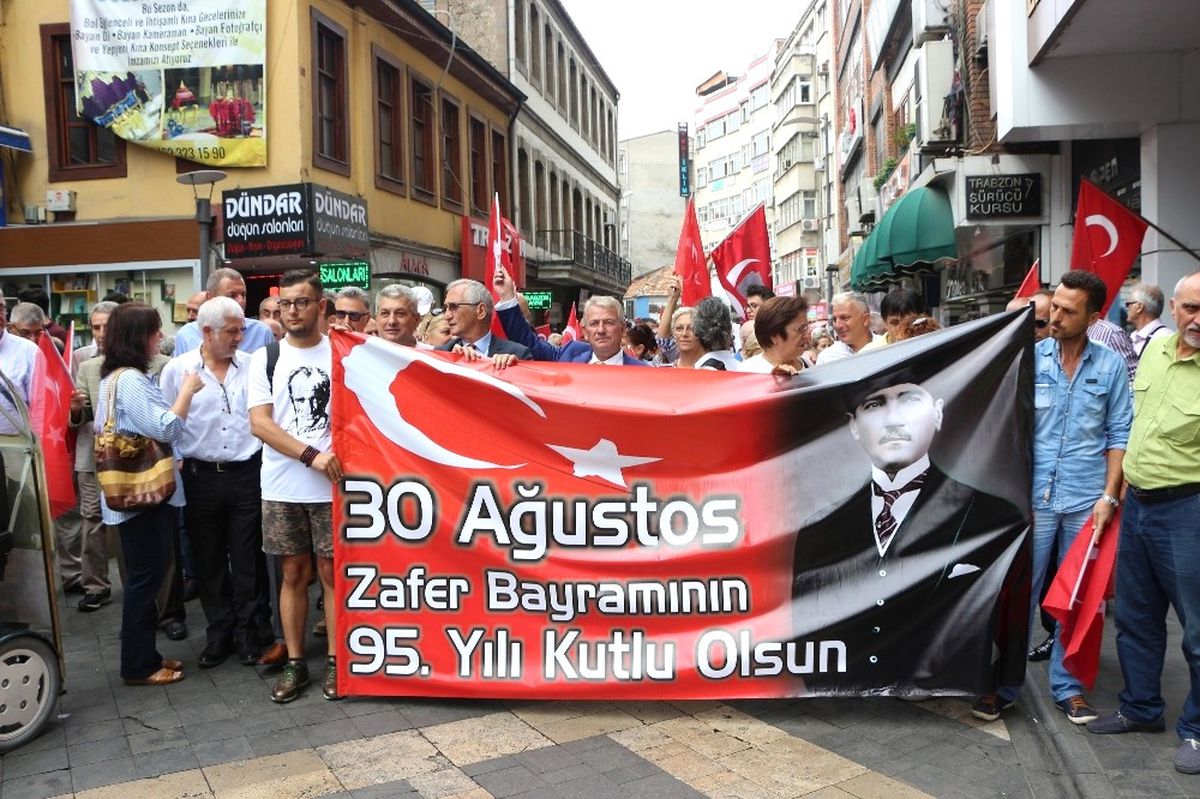 CHP\'den Trabzon\'da 30 Ağustos Kutlaması