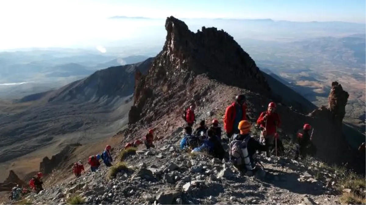 Dağcılardan, Erciyes\'e 30 Ağustos Zirve Tırmanışı