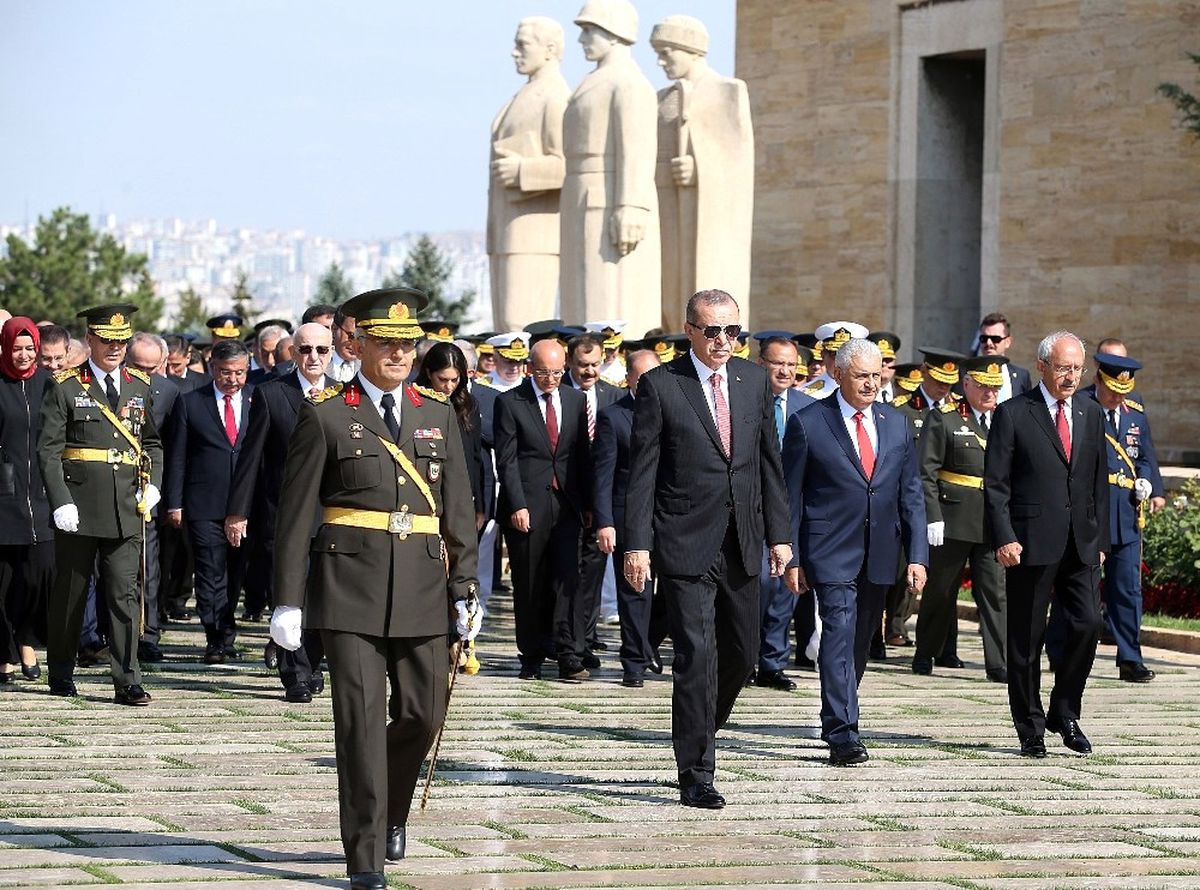 Devlet Erkanı Anıtkabir\'de