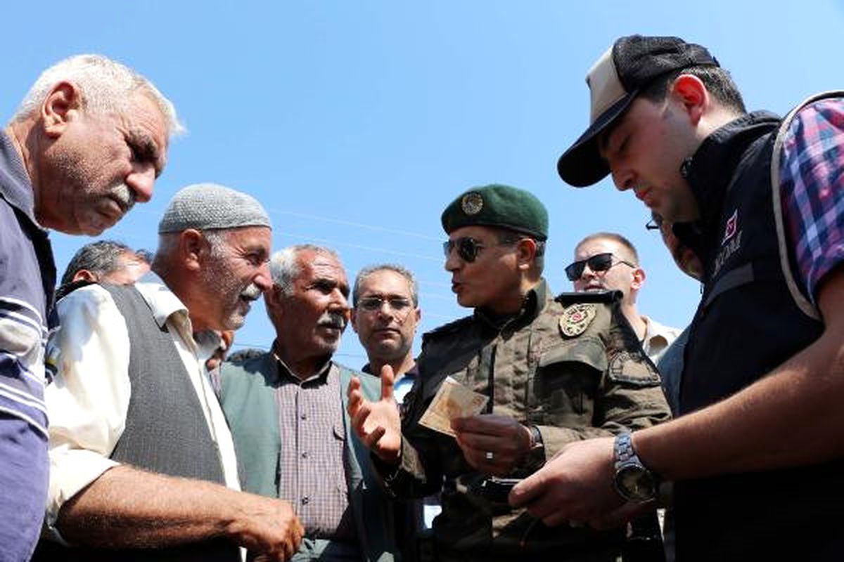 Emniyet Müdürü, Hayvan Satıcılarına Sahte Para Kalemi Dağıttı