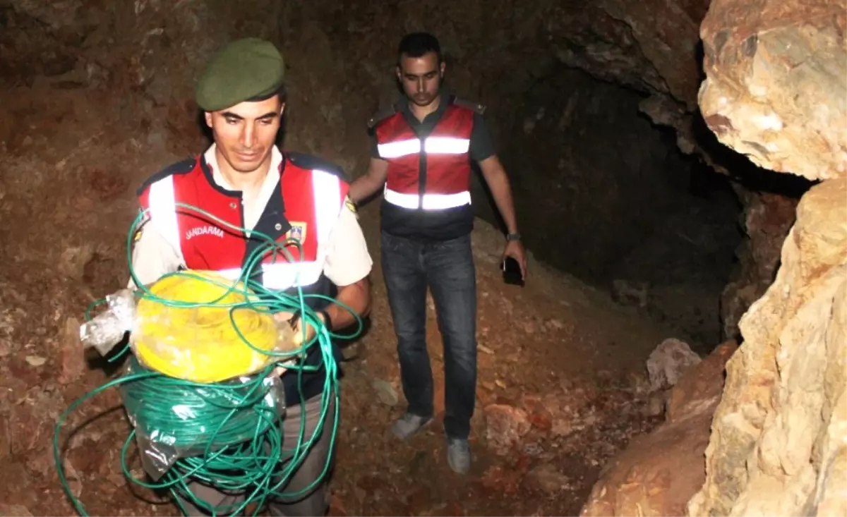 Eski Maden Ocağında Bulunan Dinamit Lokumları İmha Edildi