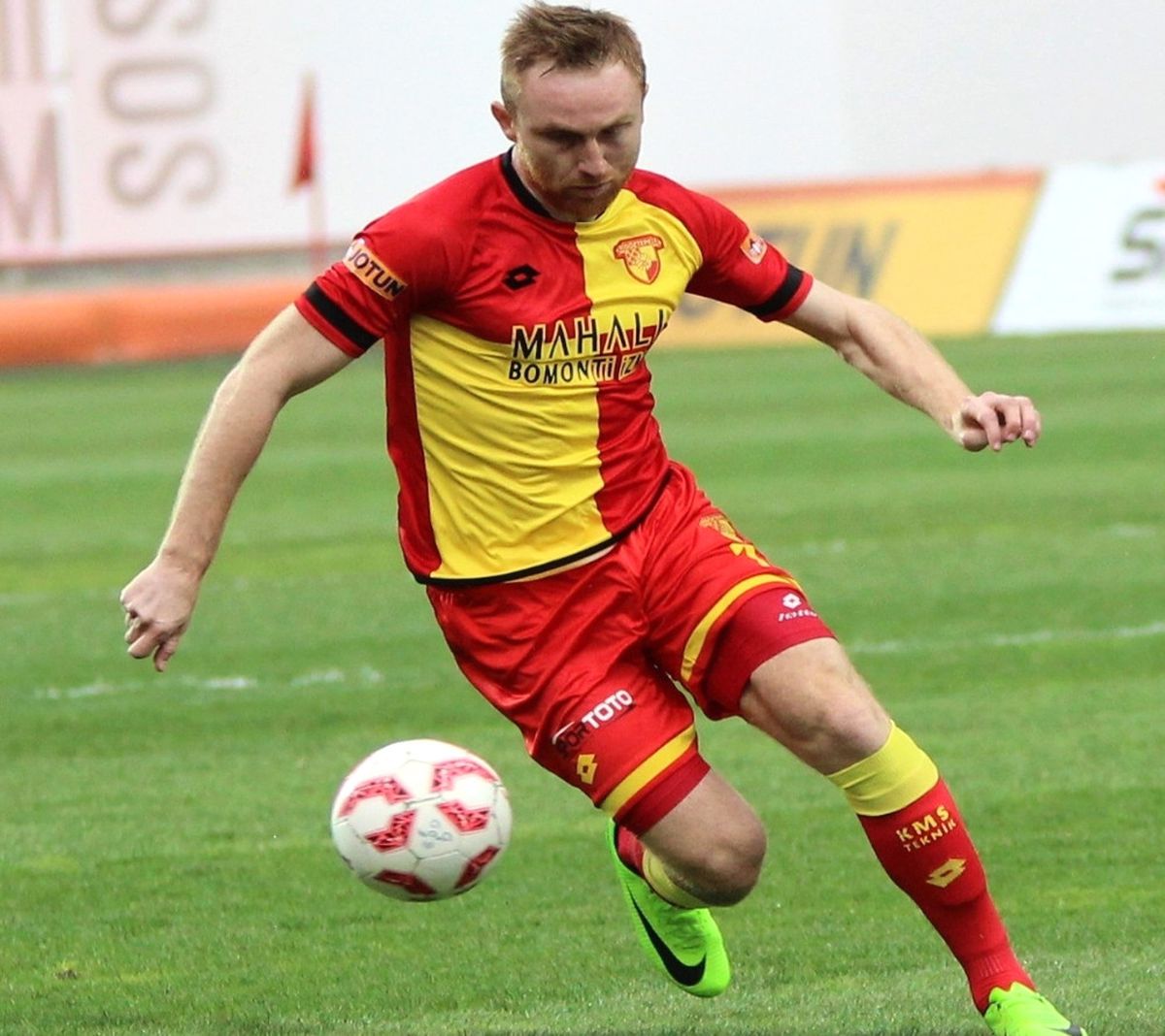 Göztepe, Sandro\'yu Gönderdi
