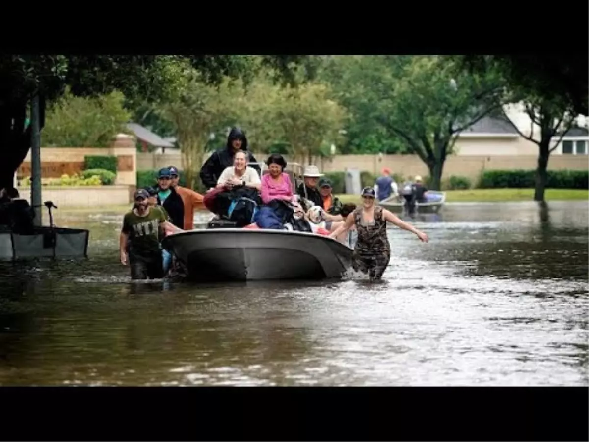 Harvey'nin Vurduğu Houston'da Sokağa Çıkma Yasağı