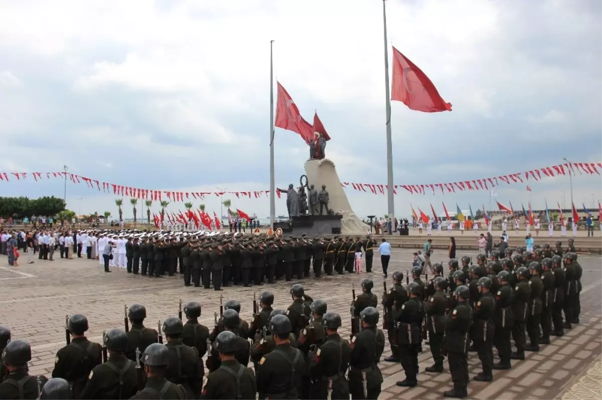 İskenderun\'da Zafer Bayramı Coşkusu