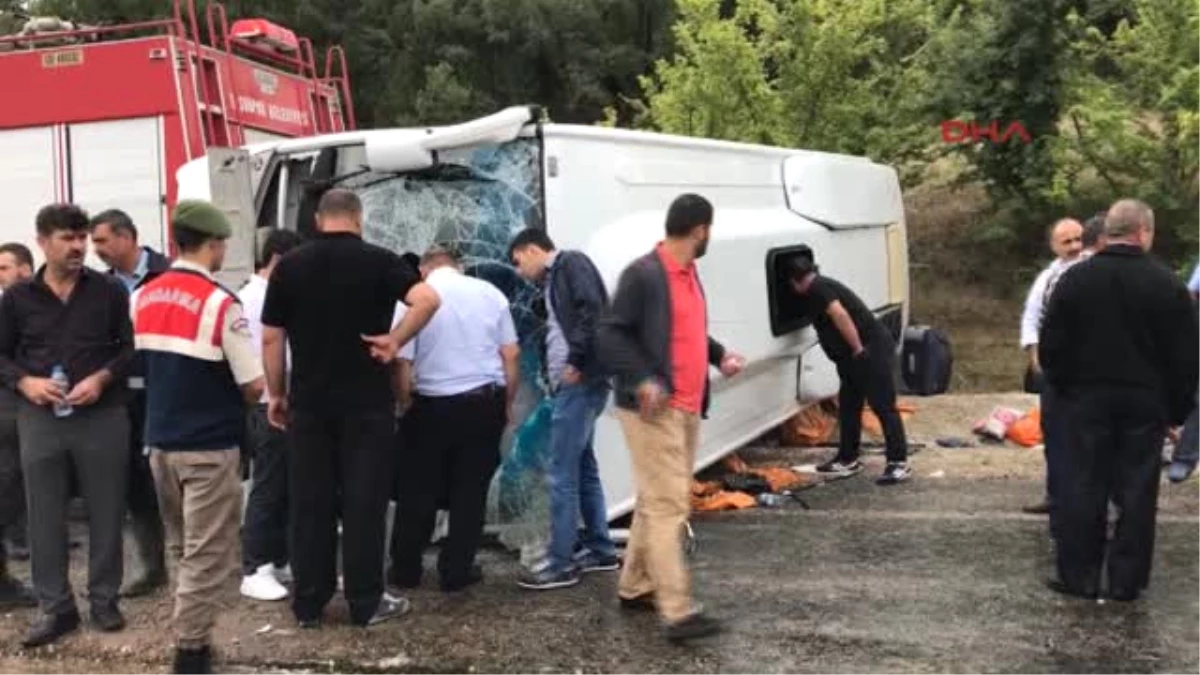 Kastamonu\'da Midibüs Devrildi : 19 Yaralı!